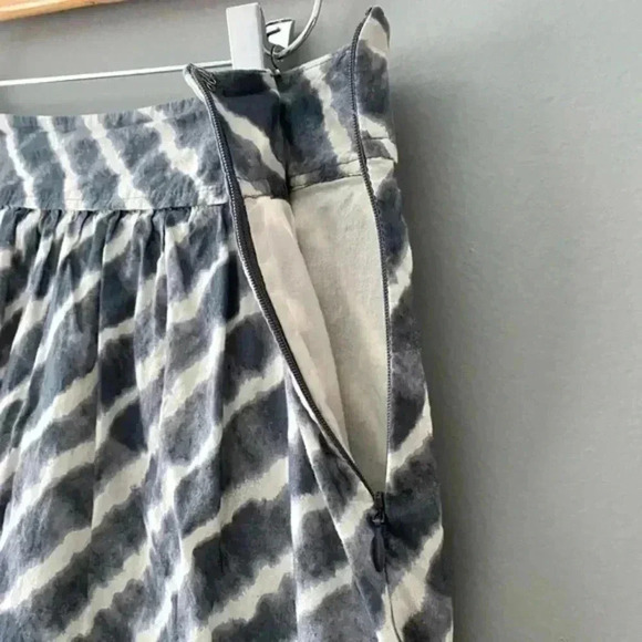 LOFT bluish-grey/white tie dye pattern lined skirt with hidden zipper SZ 14 - Picture 7 of 9